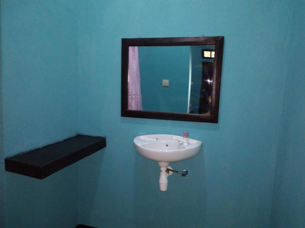 Breeze Hostel Kuta  Экстерьер фото